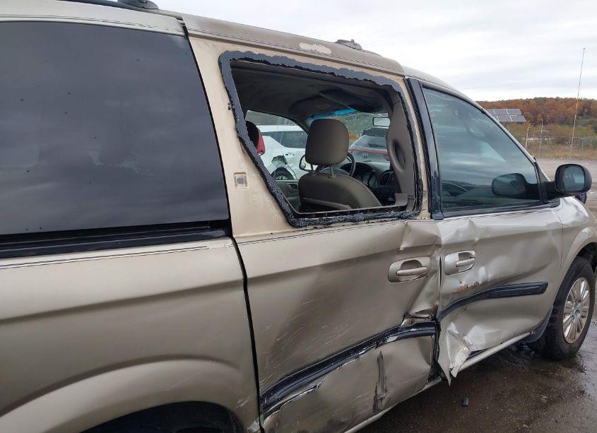 Photo 6 of 2006 Chrysler Town & COUNTRY (VIN 1A4GP45R76B702879)