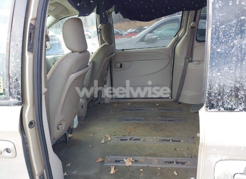 Photo 8 of 2006 Chrysler Town & COUNTRY (VIN 1A4GP45R76B748616)