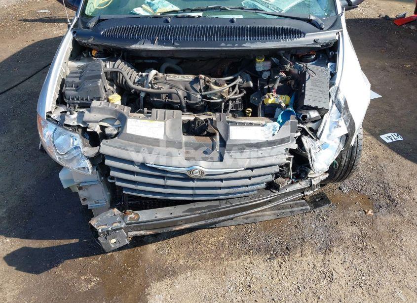 Photo 10 of 2006 Chrysler Town & COUNTRY (VIN 1A4GP45R96B549261)