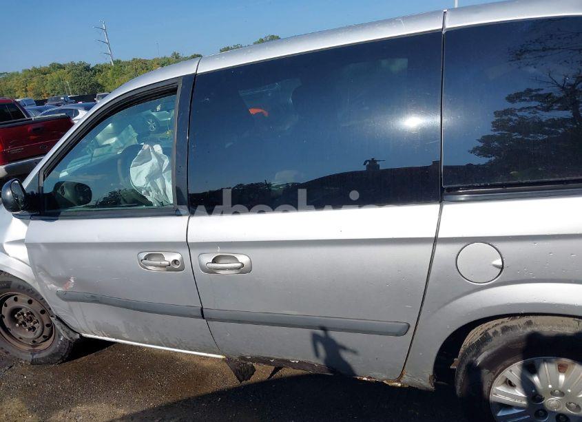 Photo 15 of 2006 Chrysler Town & COUNTRY (VIN 1A4GP45R96B549261)