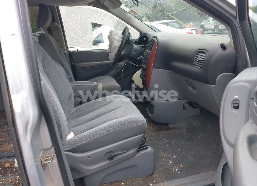 Photo 5 of 2006 Chrysler Town & COUNTRY (VIN 1A4GP45R96B549261)