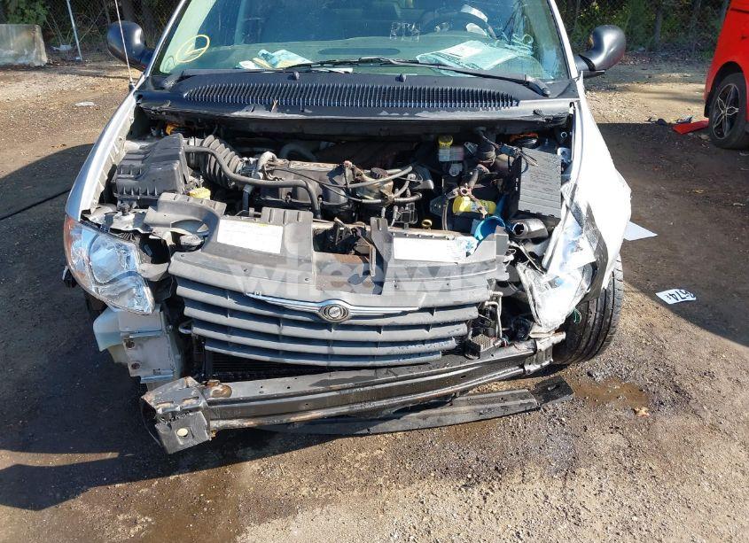 Photo 6 of 2006 Chrysler Town & COUNTRY (VIN 1A4GP45R96B549261)