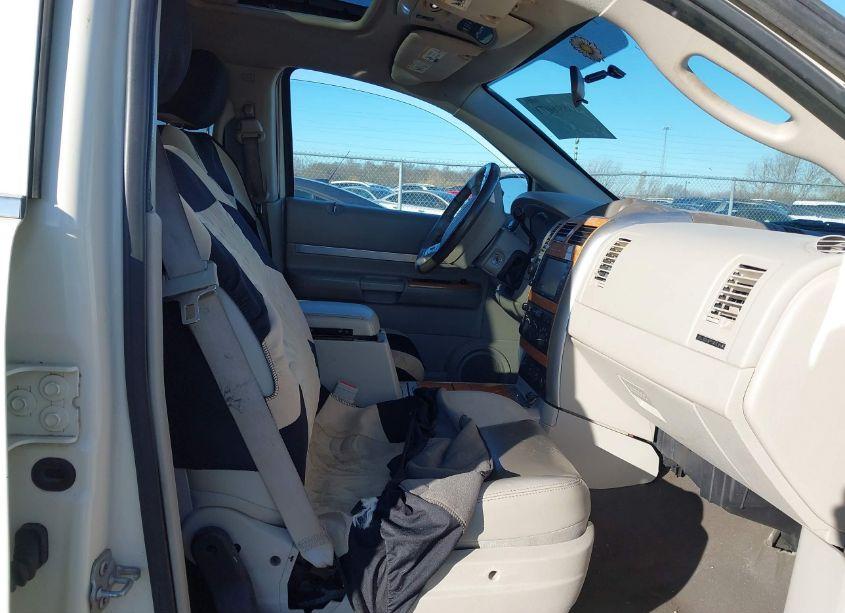 Photo 5 of 2008 Chrysler Aspen LIMITED (VIN 1A8HW58208F158246)