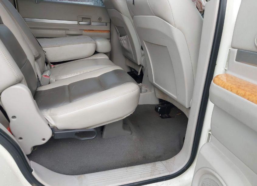 Photo 8 of 2008 Chrysler Aspen LIMITED (VIN 1A8HW58218F134781)