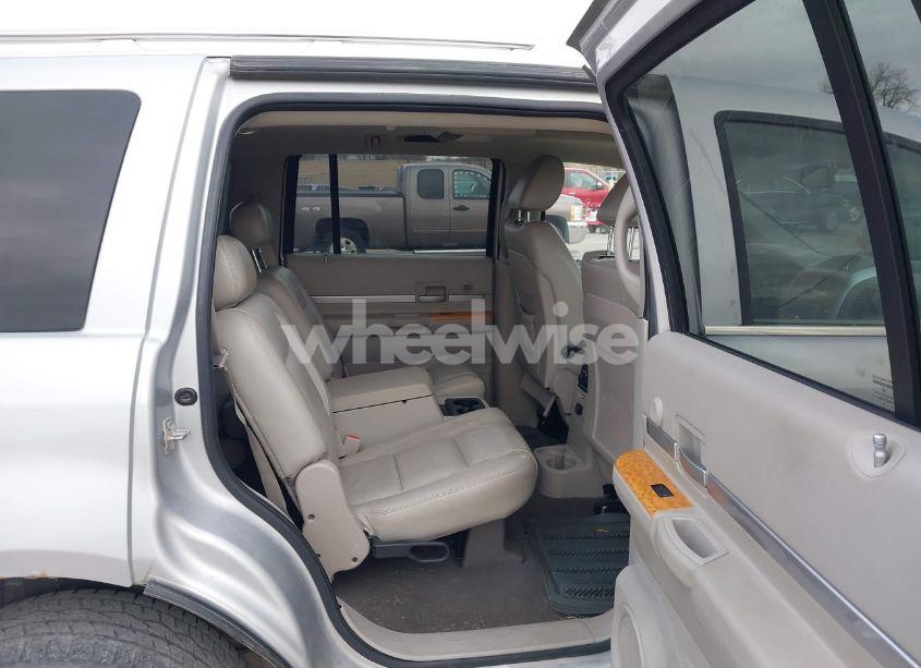 Photo 8 of 2008 Chrysler Aspen LIMITED (VIN 1A8HW58248F101158)