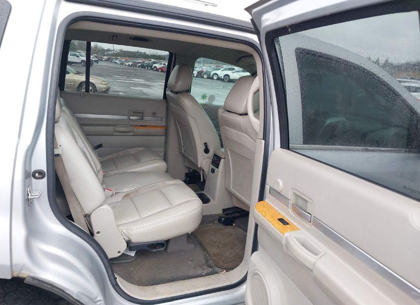 Photo 8 of 2007 Chrysler Aspen LIMITED (VIN 1A8HW58257F543784)