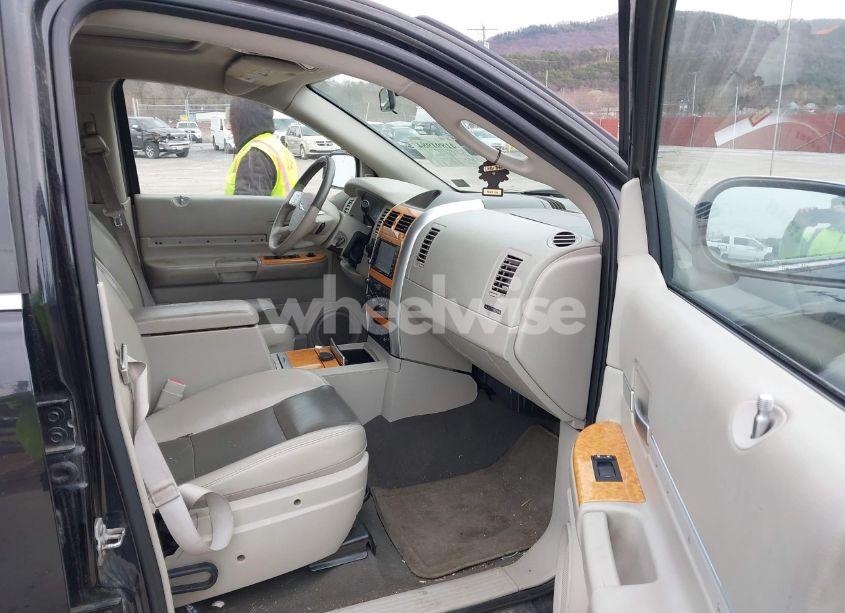 Photo 5 of 2008 Chrysler Aspen LIMITED (VIN 1A8HW58278F122456)