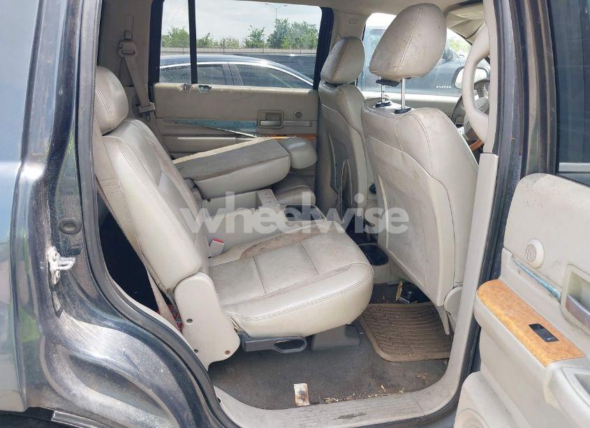 Photo 8 of 2007 Chrysler Aspen LIMITED (VIN 1A8HW582X7F532568)