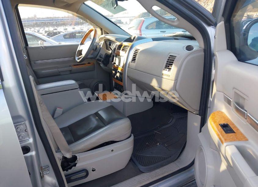 Photo 5 of 2008 Chrysler Aspen LIMITED (VIN 1A8HW58N68F122619)