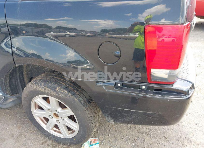 Photo 14 of 2007 Chrysler Aspen LIMITED (VIN 1A8HW58P27F569237)