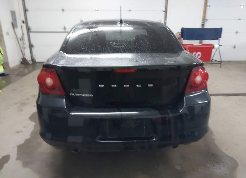 Photo 16 of 2011 Dodge Avenger LUX (VIN 1B3BD2FG1BN544821)