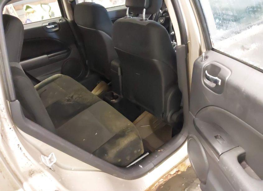 Photo 8 of 2010 Dodge Caliber SXT (VIN 1B3CB4HA8A0602975)