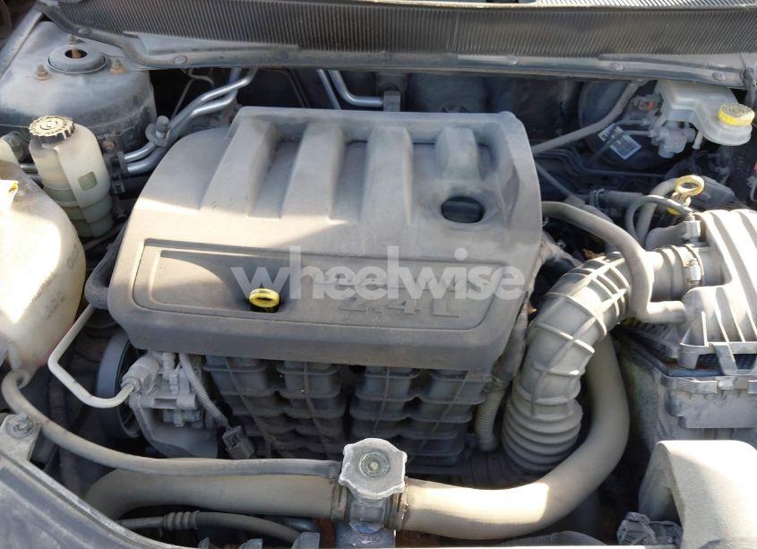 Photo 10 of 2010 Dodge Avenger SXT (VIN 1B3CC4FB3AN221862)