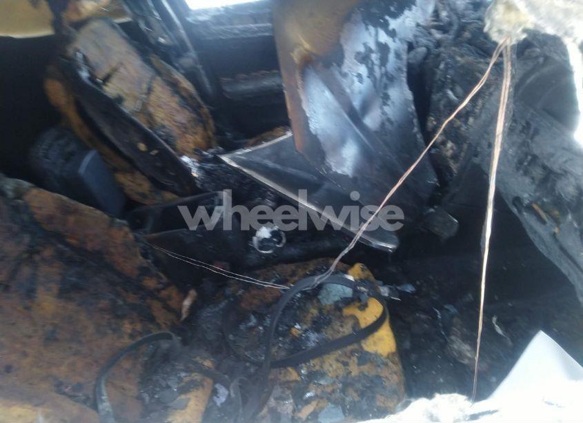 Photo 5 of 2010 Dodge Avenger SXT (VIN 1B3CC4FB6AN136725)