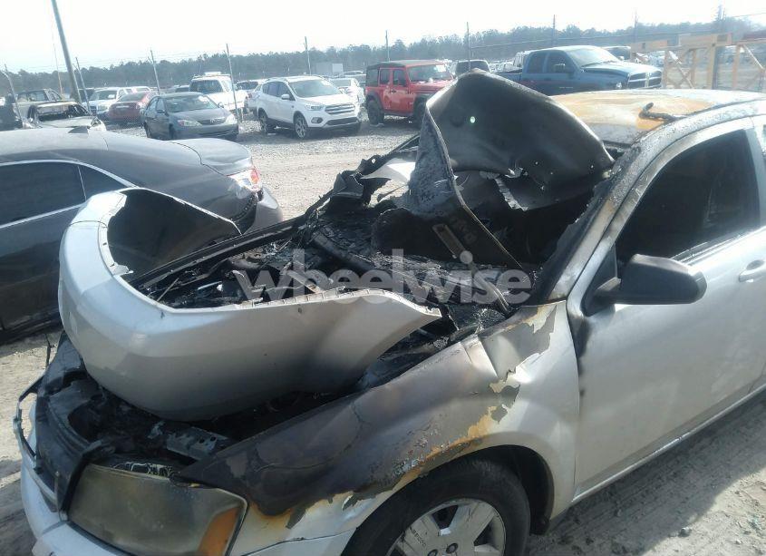 Photo 6 of 2010 Dodge Avenger SXT (VIN 1B3CC4FB6AN136725)