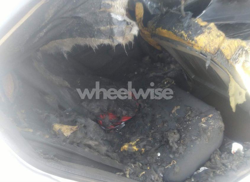 Photo 8 of 2010 Dodge Avenger SXT (VIN 1B3CC4FB6AN136725)