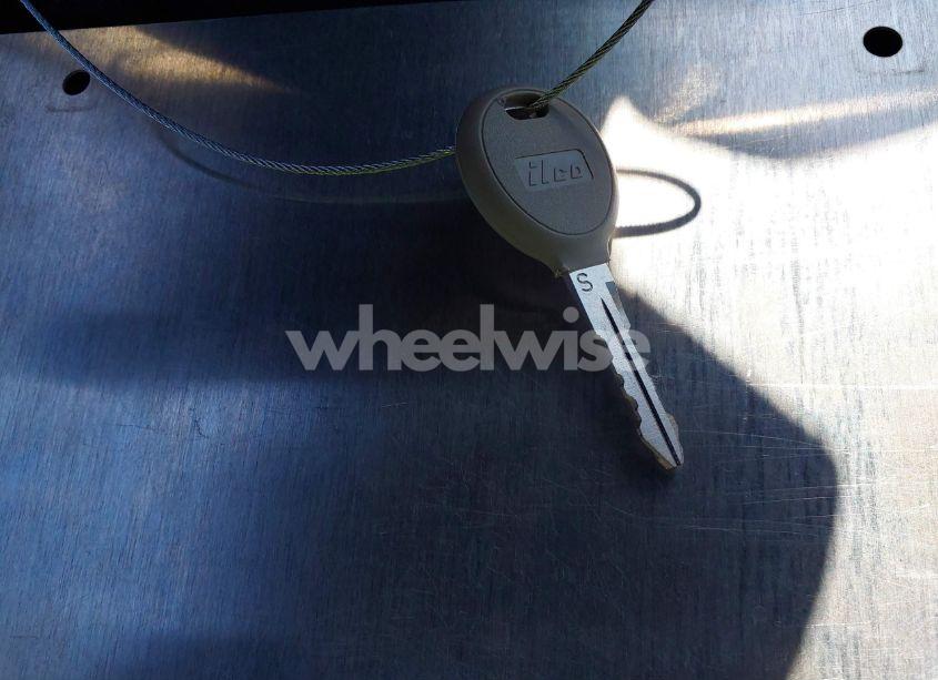 Photo 11 of 2010 Dodge Avenger SXT (VIN 1B3CC4FB9AN194036)