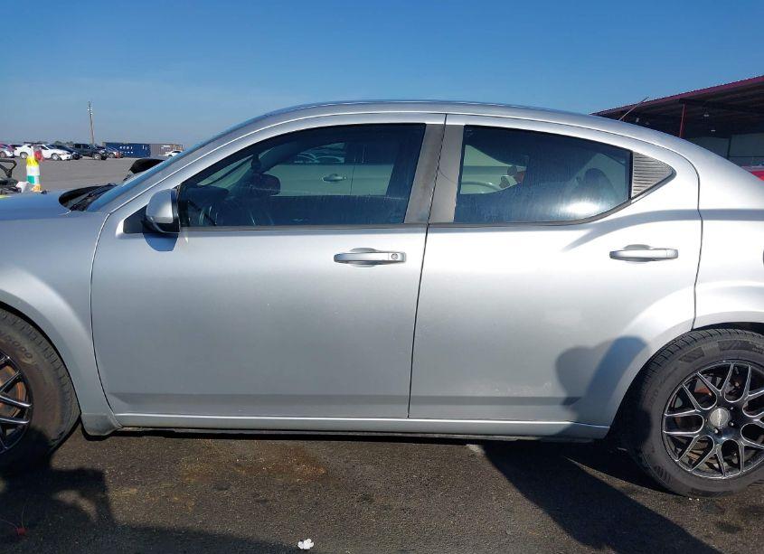 Photo 15 of 2010 Dodge Avenger R/T (VIN 1B3CC5FB1AN133995)