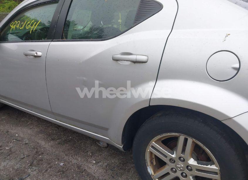 Photo 6 of 2010 Dodge Avenger R/T (VIN 1B3CC5FB2AN176824)