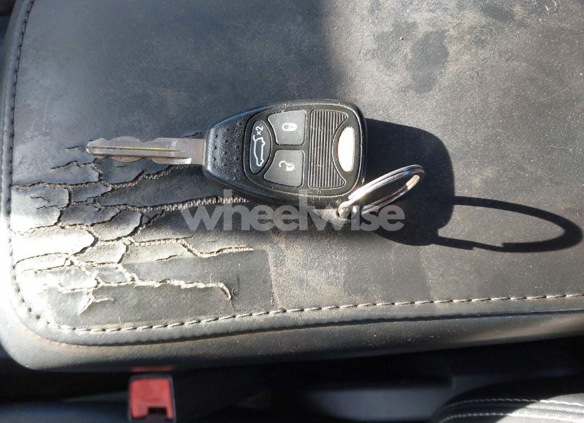 Photo 11 of 2010 Dodge Avenger R/T (VIN 1B3CC5FB3AN151916)