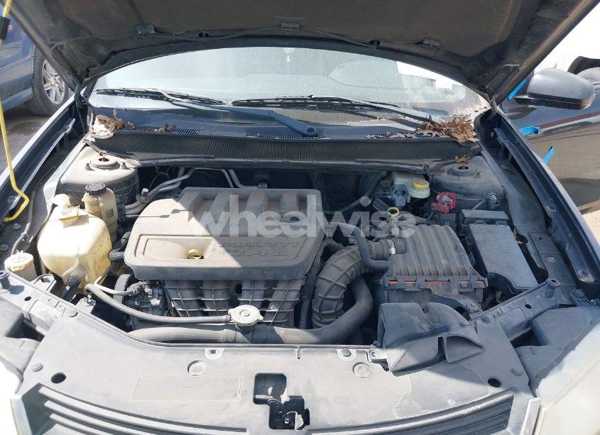 Photo 10 of 2010 Dodge Avenger R/T (VIN 1B3CC5FB3AN215209)