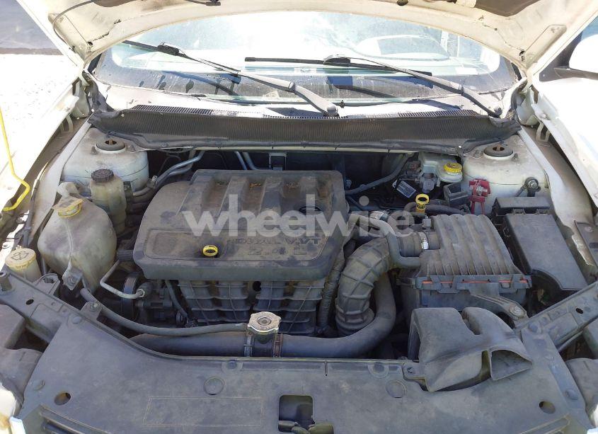 Photo 10 of 2010 Dodge Avenger R/T (VIN 1B3CC5FB7AN226519)