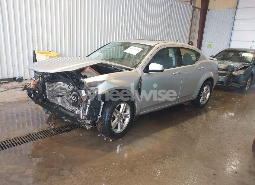 Photo 2 of 2010 Dodge Avenger R/T (VIN 1B3CC5FB8AN235892)