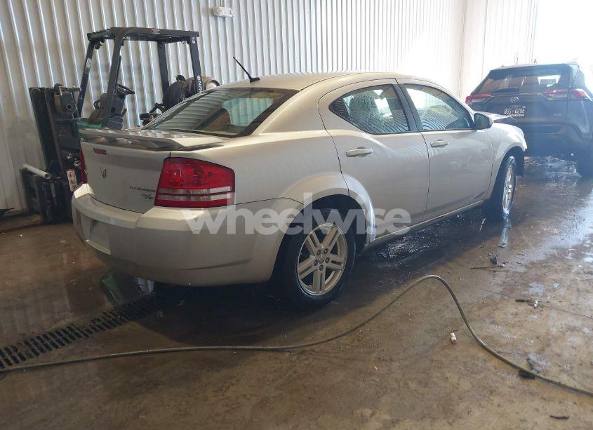 Photo 4 of 2010 Dodge Avenger R/T (VIN 1B3CC5FB8AN235892)