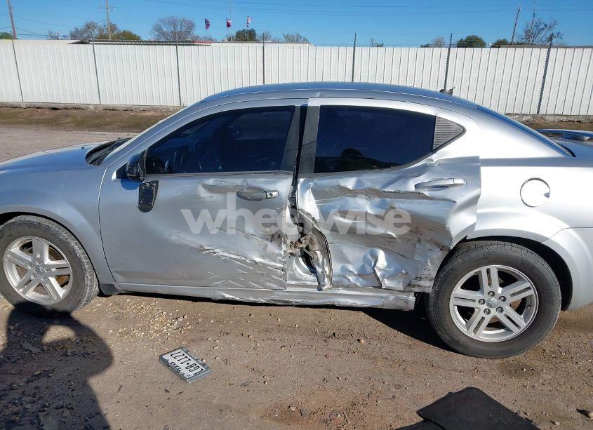 Photo 14 of 2010 Dodge Avenger R/T (VIN 1B3CC5FBXAN221444)