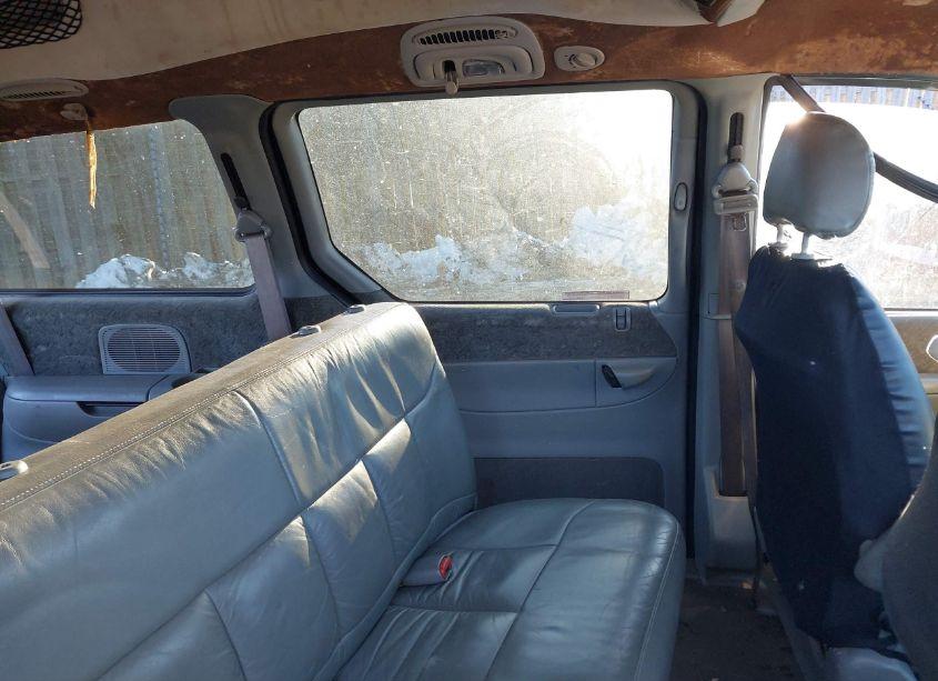 Photo 8 of 2000 Dodge Grand CARAVAN SE (VIN 1B4GP44G8YB571029)