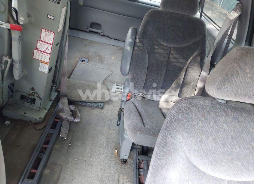 Photo 8 of 2000 Dodge Grand CARAVAN SPORT (VIN 1B4GT44L4YB570744)