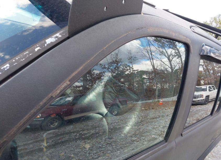 Photo 6 of 2000 Dodge Durango (VIN 1B4HR28Y8YF145470)