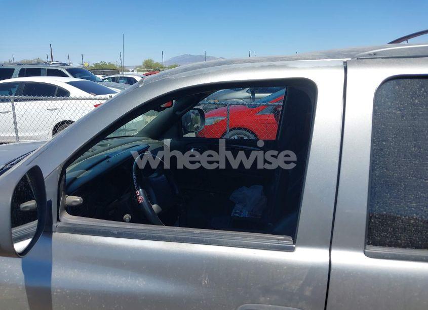 Photo 6 of 2000 Dodge Durango (VIN 1B4HS28N0YF118516)