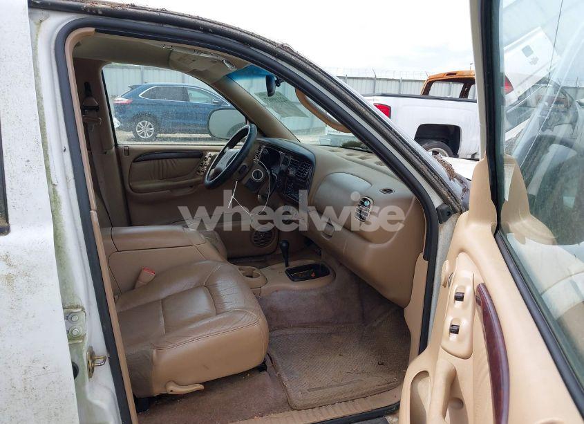 Photo 5 of 2000 Dodge Durango (VIN 1B4HS28N2YF141487)