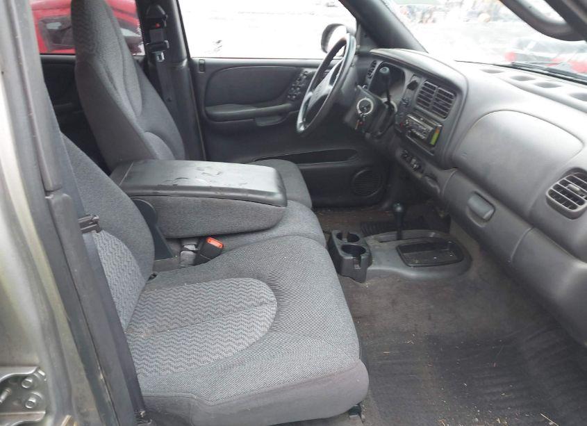 Photo 5 of 2000 Dodge Durango (VIN 1B4HS28N5YF247108)