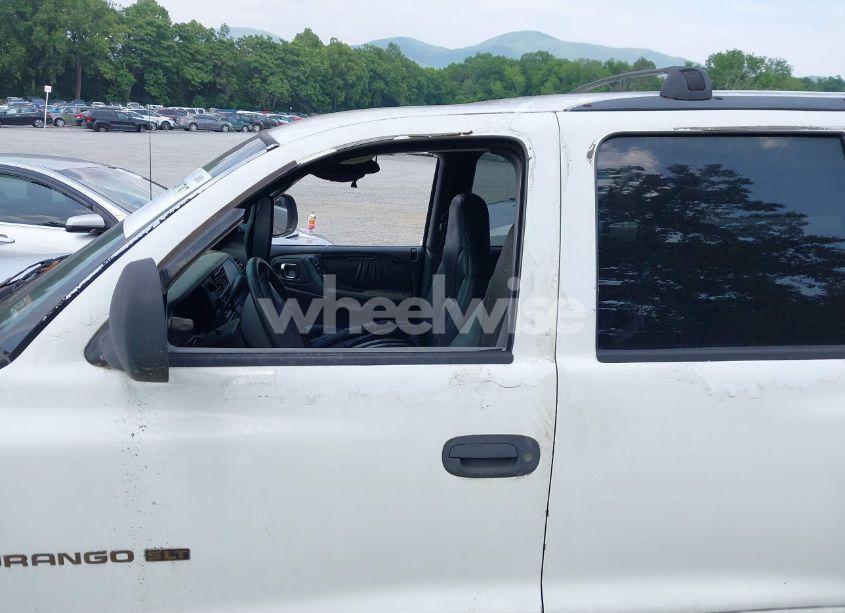 Photo 14 of 2000 Dodge Durango (VIN 1B4HS28N6YF200766)