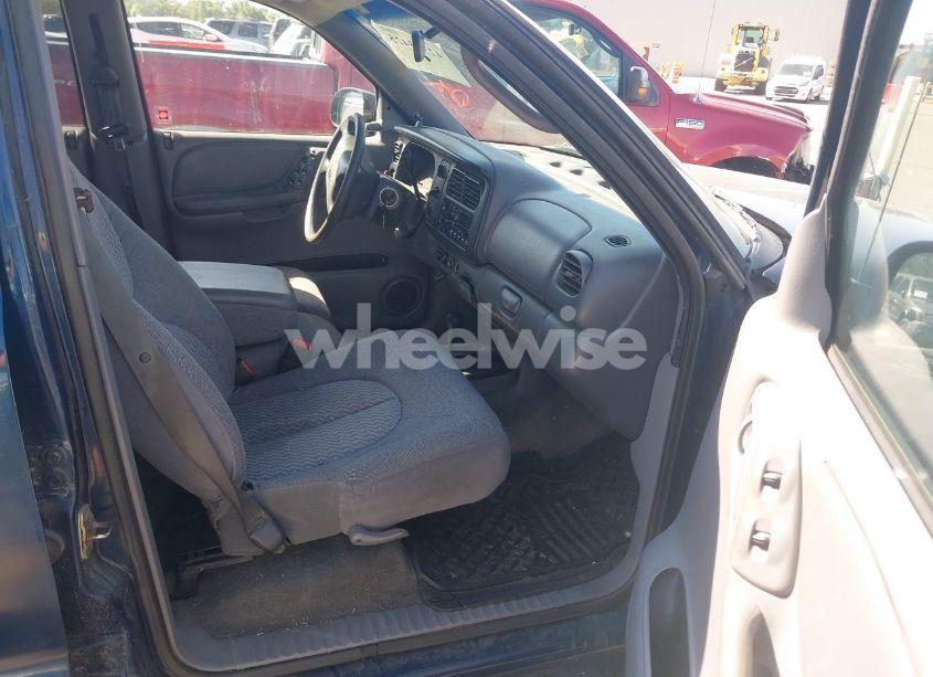 Photo 5 of 2000 Dodge Durango (VIN 1B4HS28N7YF254335)