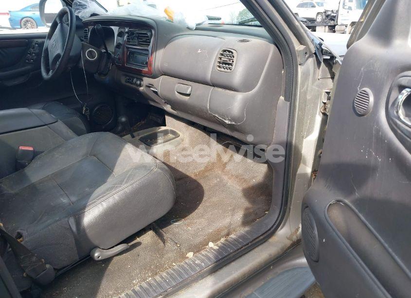 Photo 5 of 2000 Dodge Durango (VIN 1B4HS28NXYF269959)