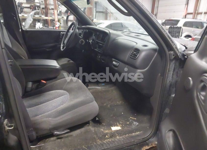 Photo 5 of 2000 Dodge Durango (VIN 1B4HS28Z1YF104689)