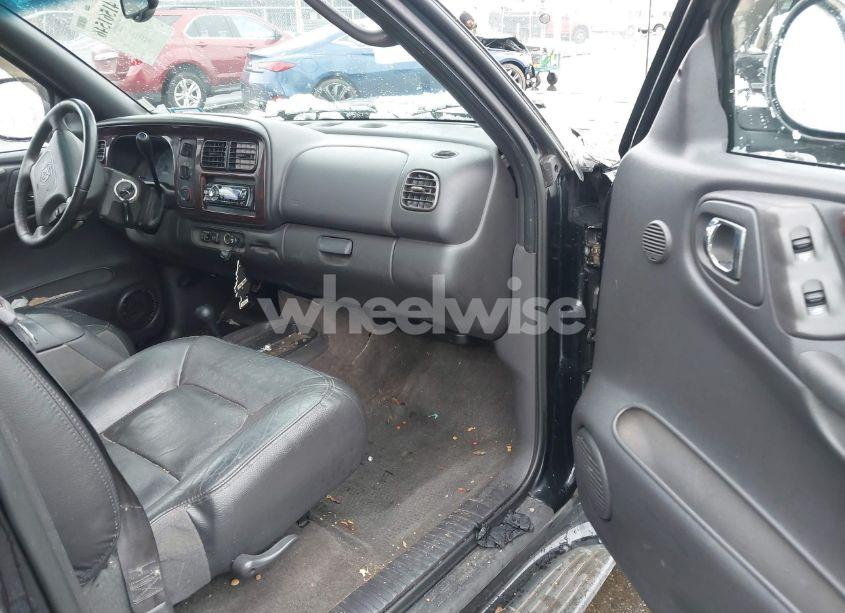 Photo 5 of 2000 Dodge Durango (VIN 1B4HS28ZXYF270676)