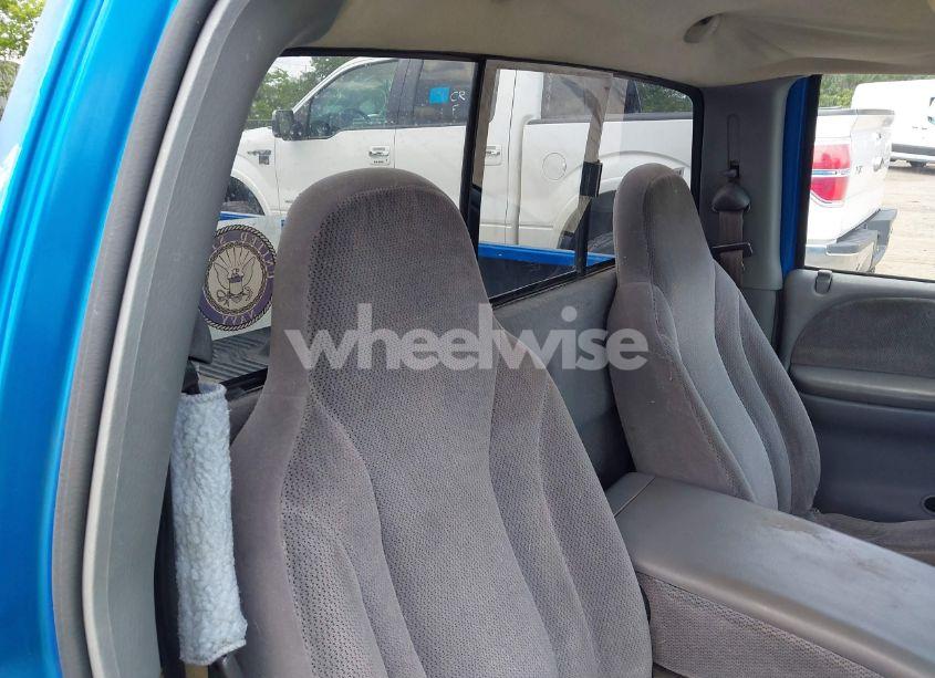 Photo 8 of 2000 Dodge Dakota SLT/SPORT (VIN 1B7FL26X1YS799143)