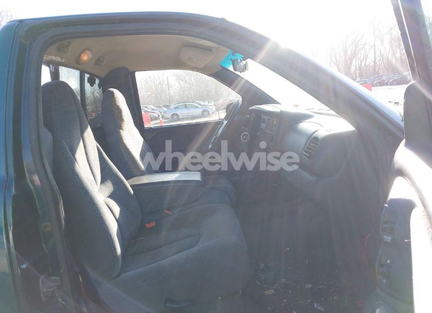 Photo 5 of 1998 Dodge Dakota SLT/SPORT (VIN 1B7FL26X6WS656461)