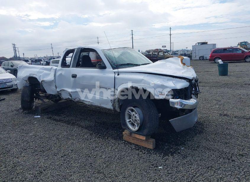 2000 Dodge Dakota SLT/SPORT (VIN 1B7GG22NXYS572918) main photo