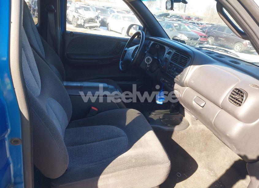 Photo 5 of 1999 Dodge Dakota SLT/SPORT (VIN 1B7GG22X7XS301900)