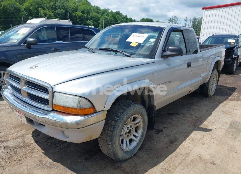 Photo 2 of 2002 Dodge Dakota SLT (VIN 1B7GG42NX2S713859)