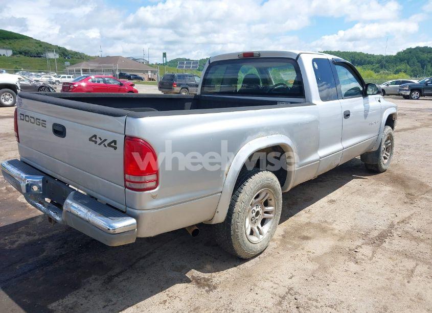 Photo 4 of 2002 Dodge Dakota SLT (VIN 1B7GG42NX2S713859)