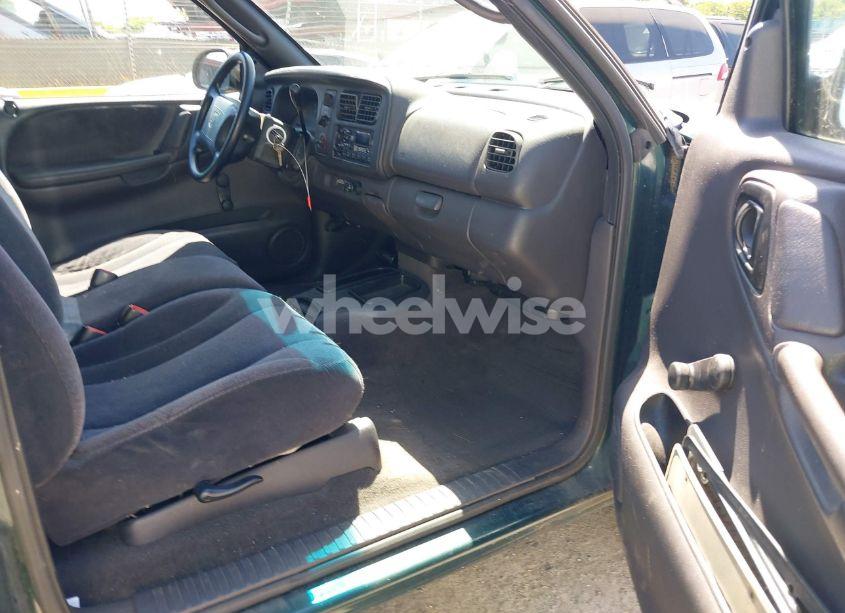 Photo 5 of 2000 Dodge Dakota SLT/SPORT (VIN 1B7GL22X0YS524339)