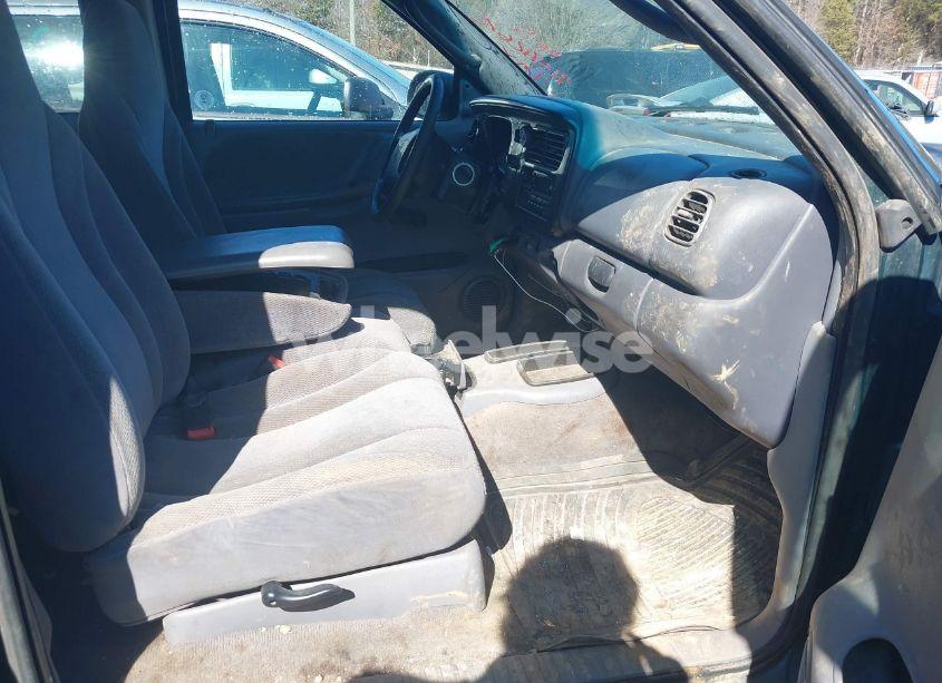 Photo 5 of 2000 Dodge Dakota SLT/SPORT (VIN 1B7GL22X1YS600067)