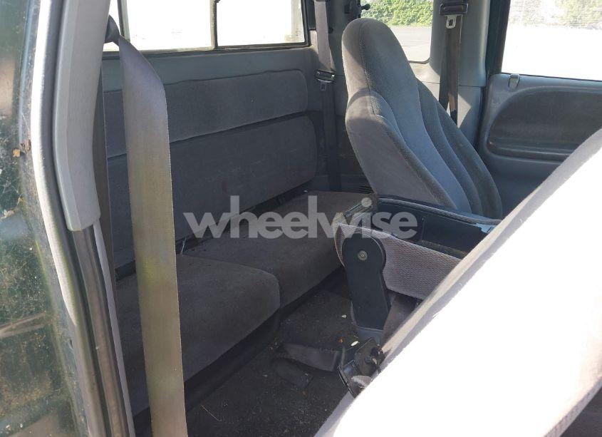 Photo 8 of 2000 Dodge Dakota SLT/SPORT (VIN 1B7GL22X2YS648337)