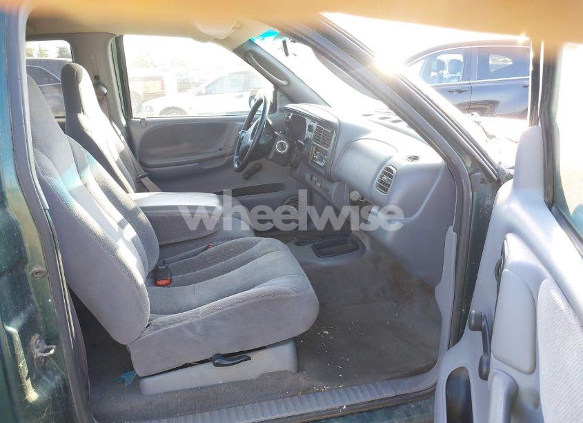 Photo 5 of 2000 Dodge Dakota SLT/SPORT (VIN 1B7GL22X3YS547193)